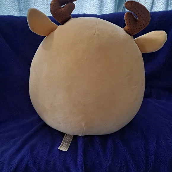 Snackles Reese's Reindeer - Picture 2 of 2